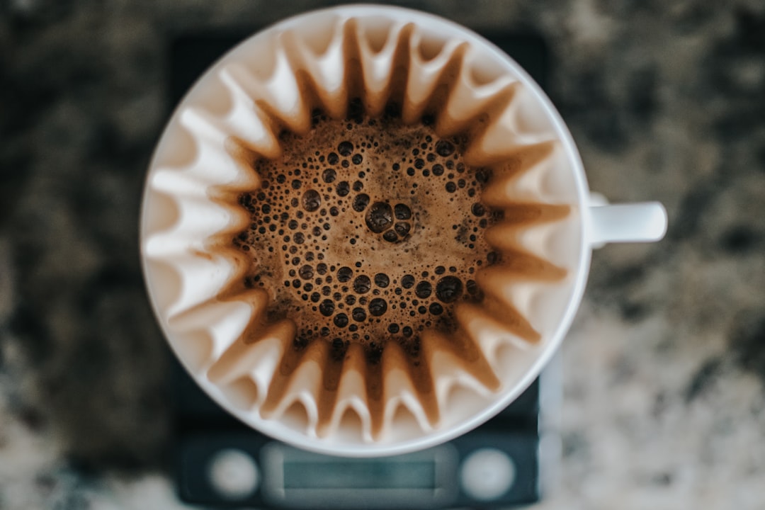 Acaia Pearl S vs. Timemore Black Mirror Basic 2: The Precision Scale Showdown
